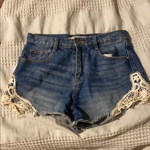 Lace detail Zara mini jean shorts